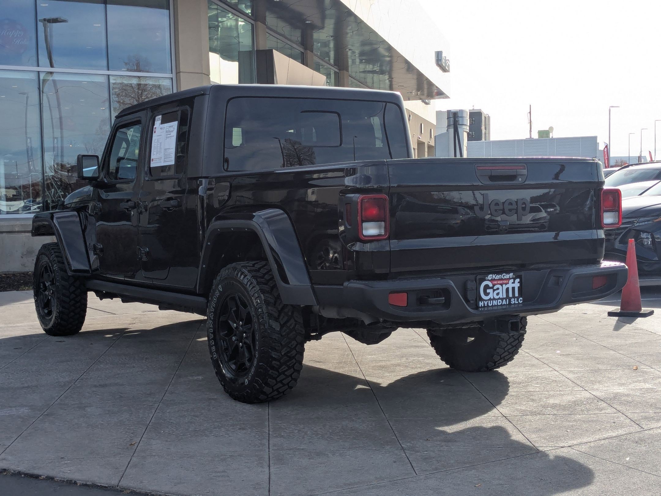 Used 2021 Jeep Gladiator Willys image 8