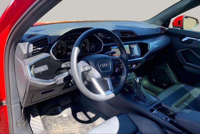 Used 2023 Audi Q3 2.0T Premium Plus w/ Premium Plus Package image 14