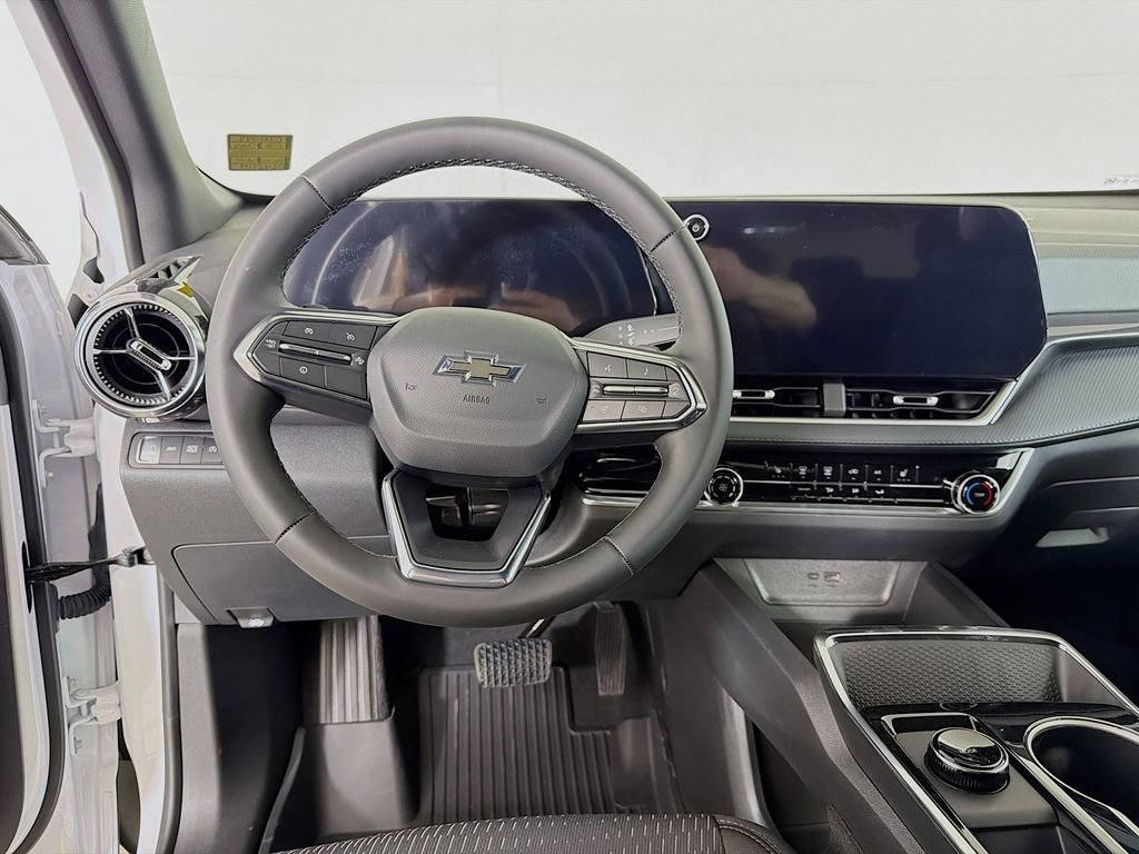 New 2026 Chevrolet Equinox LT w/ Midnight Edition AWD/4WD image 18