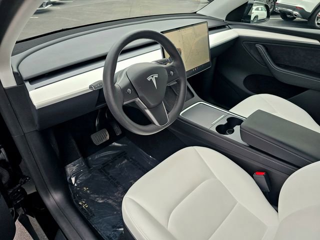 Used 2025 Tesla Model Y Long Range image 15