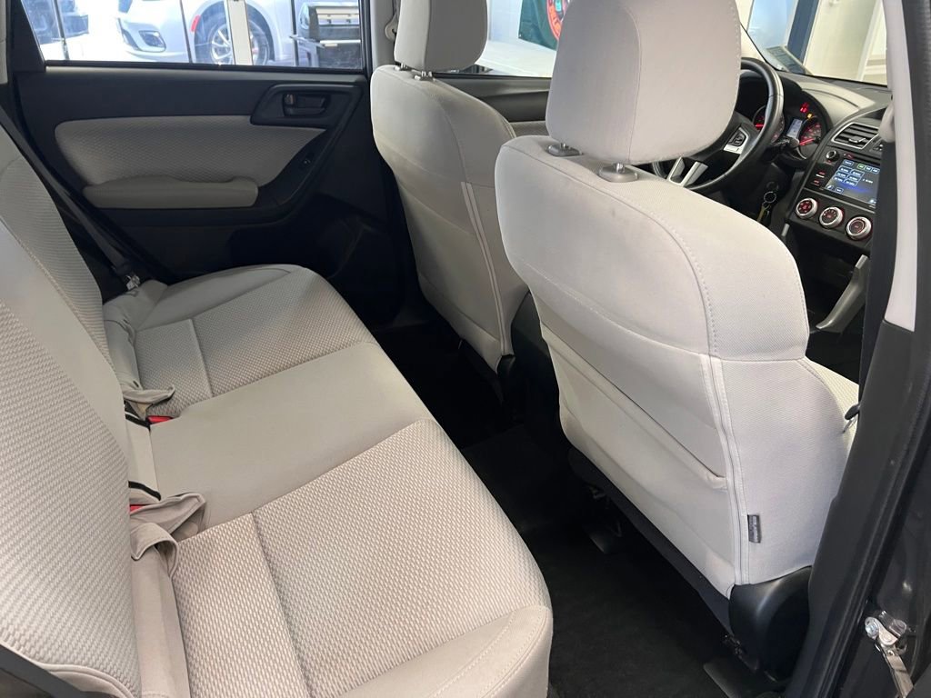 Used 2018 Subaru Forester 2.5i w/ Alloy Wheel Package image 34