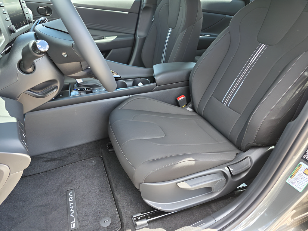 New 2026 Hyundai Elantra SEL Sport Premium FWD image 13