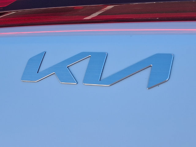 Used 2026 Kia Carnival EX FWD image 29