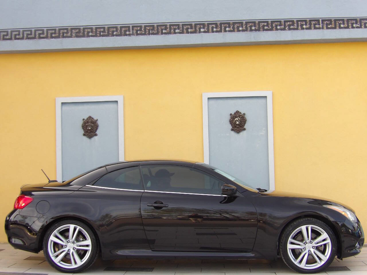 Used 2014 INFINITI Q60 Convertible w/ Premium Package image 8