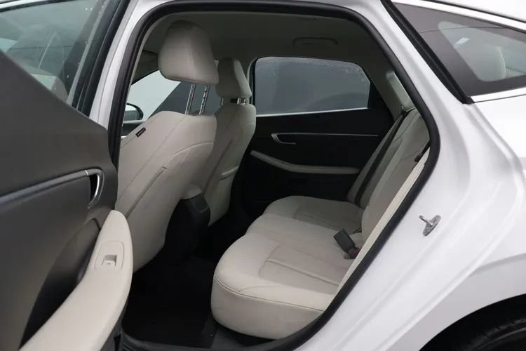 Used 2024 Hyundai Sonata SEL FWD image 15