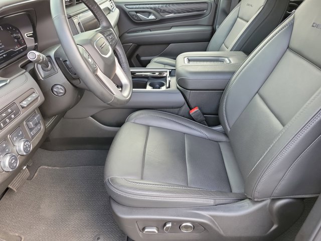 Used 2024 GMC Yukon XL Denali w/ Max Trailering Package image 12
