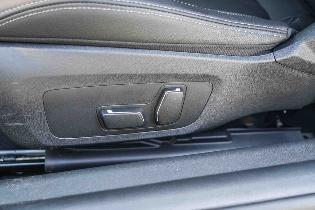 Used 2025 BMW 230i Coupe RWD image 22