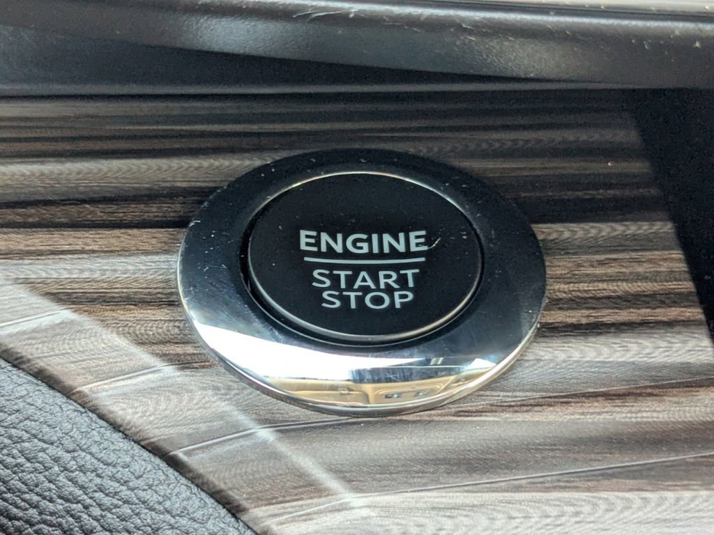 Used 2023 Ford Explorer Limited w/ Equipment Group 301A image 29