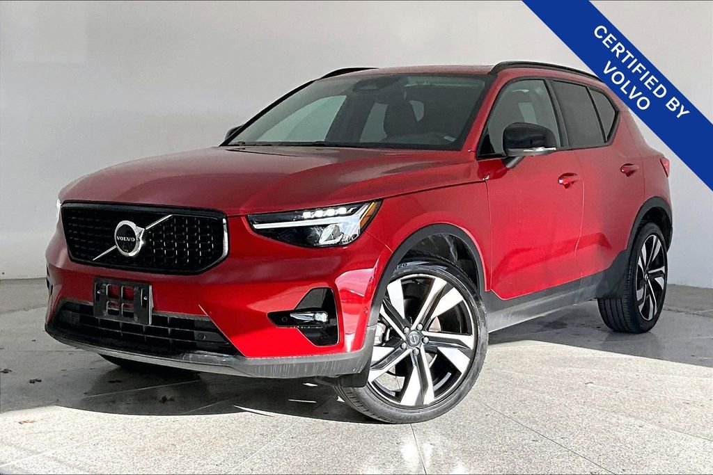 Certified 2023 Volvo XC40 B5 Ultimate w/ Protection Package Premier image 16