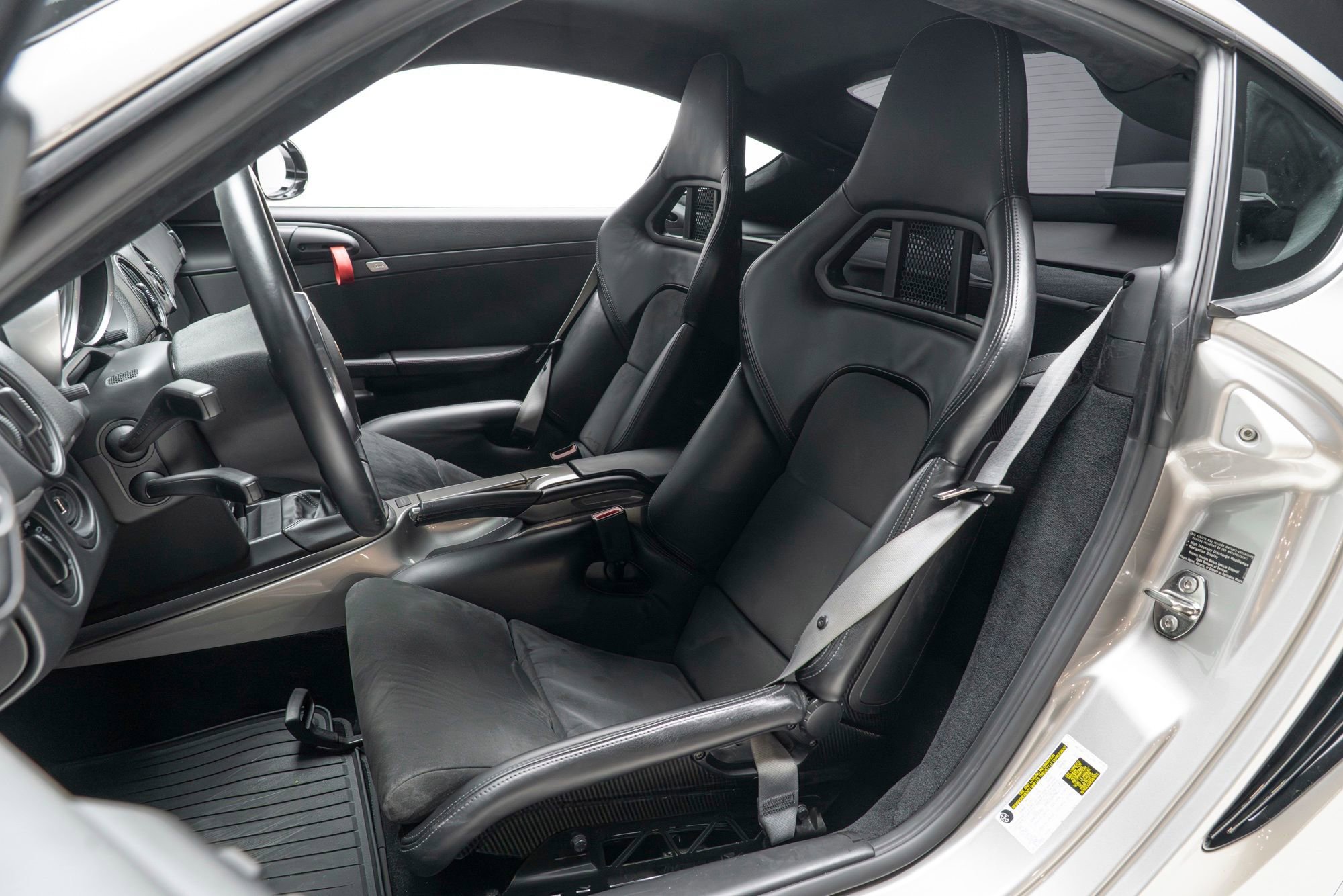 Used 2012 Porsche Cayman R image 3