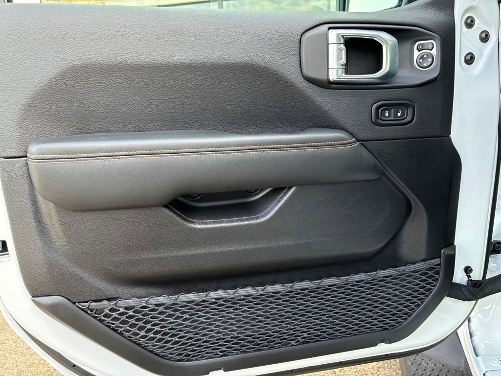 Used 2026 Jeep Wrangler Sahara image 10