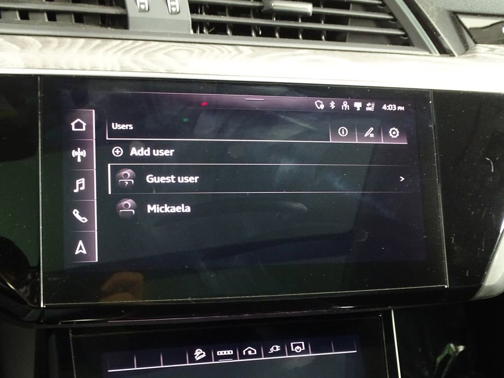 Used 2021 Audi e-tron Premium Plus image 34