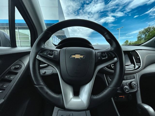 Certified 2022 Chevrolet Trax LT w/ LT Convenience Package AWD/4WD image 11
