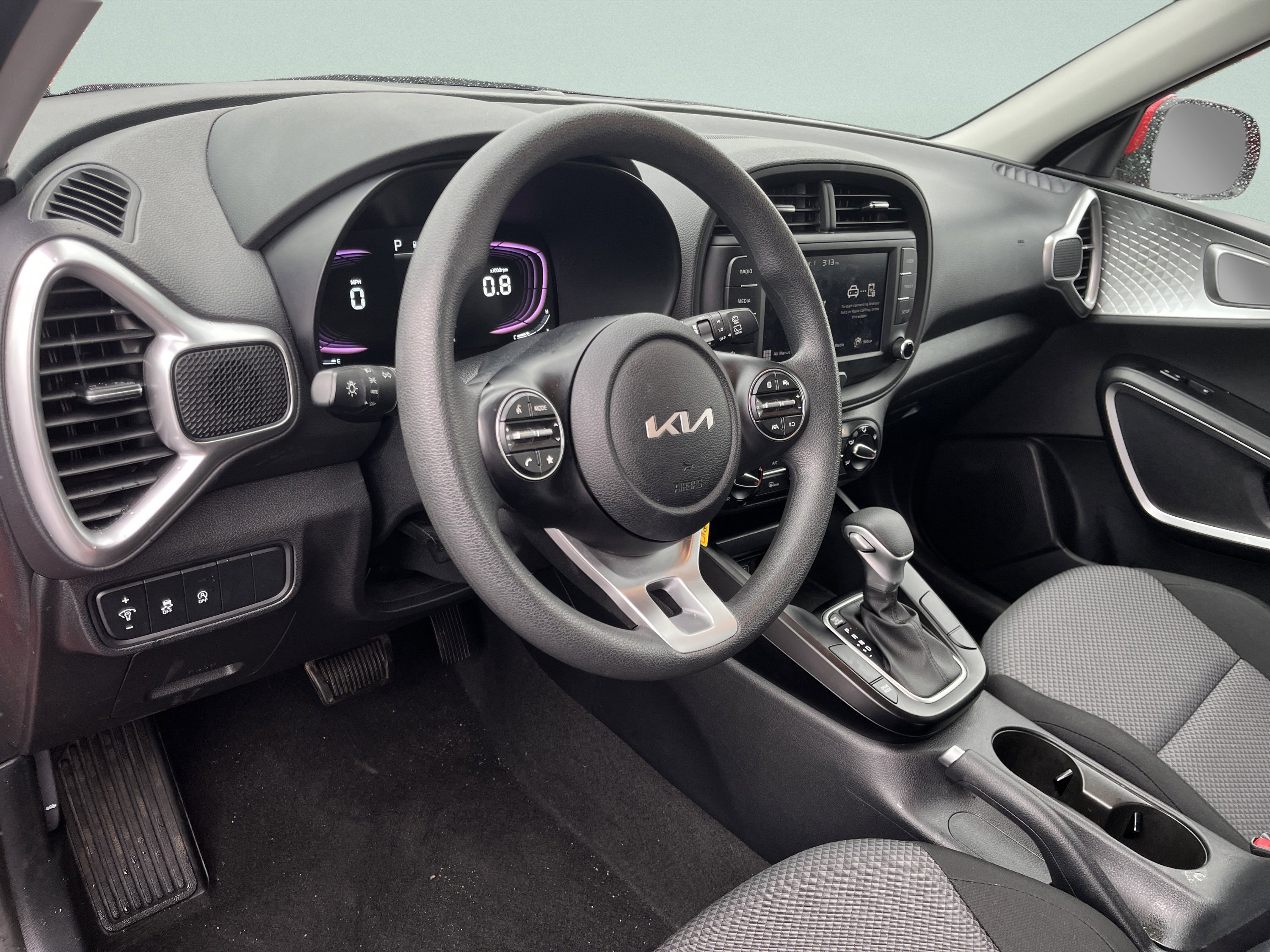 Used 2025 Kia Soul LX FWD image 17