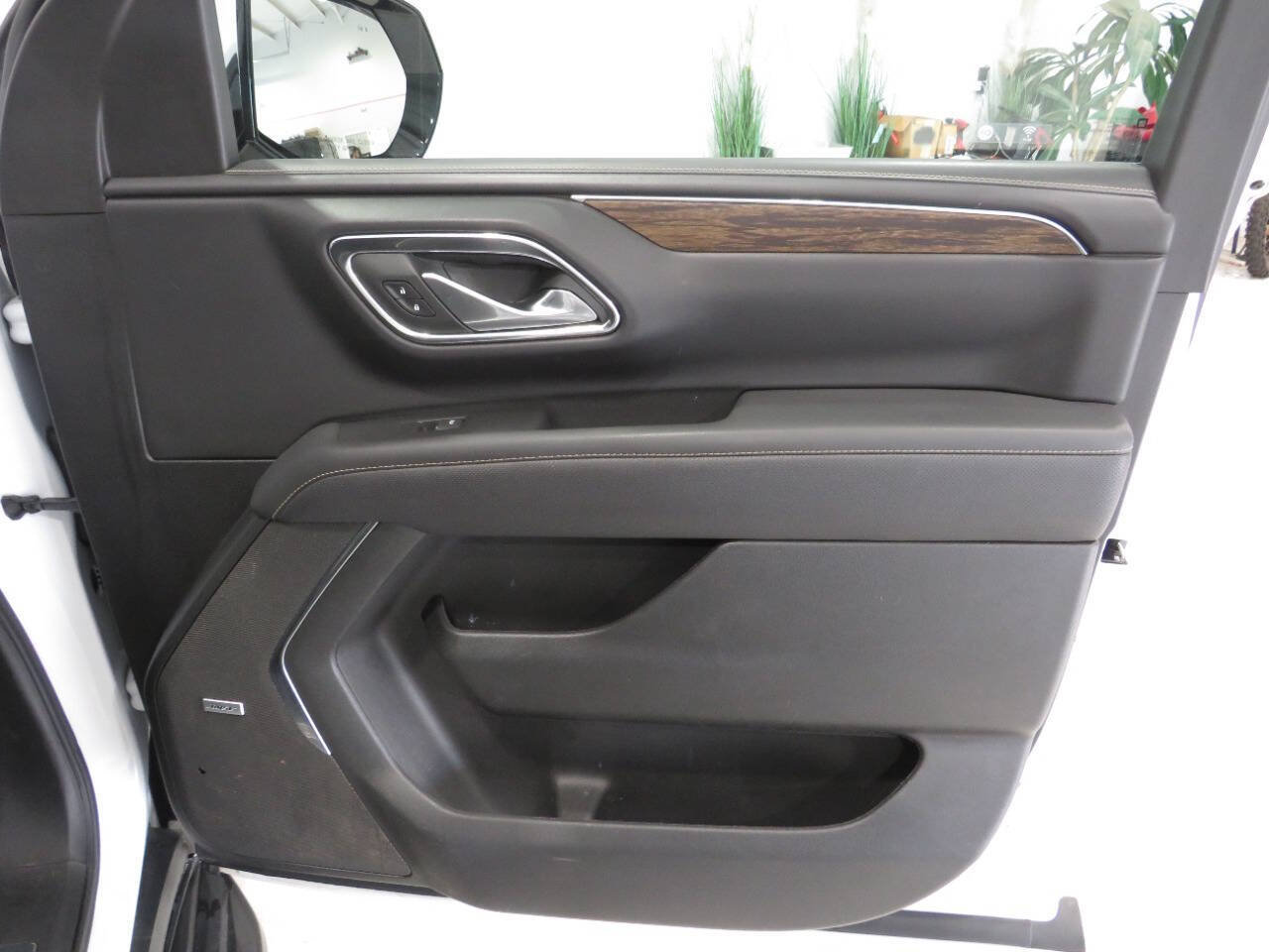 Used 2023 Chevrolet Suburban Premier RWD image 30