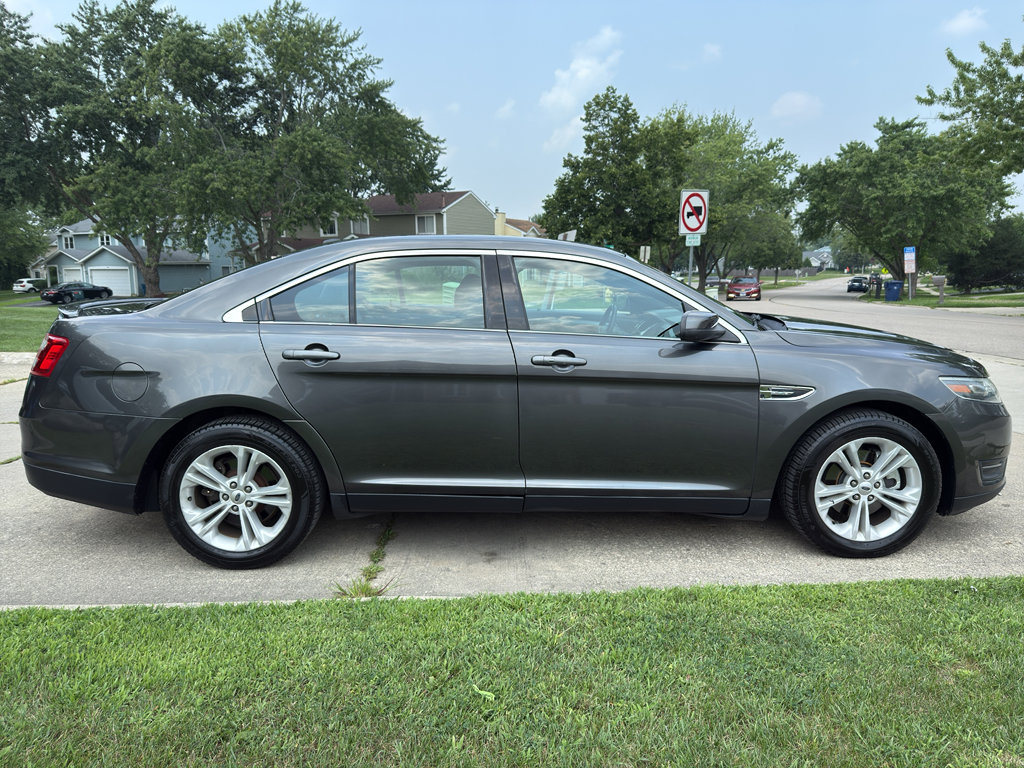Used 2015 Ford Taurus SEL w/ Equipment Group 201A image 5