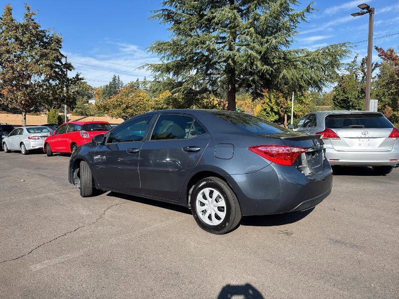 Used 2019 Toyota Corolla LE image 5