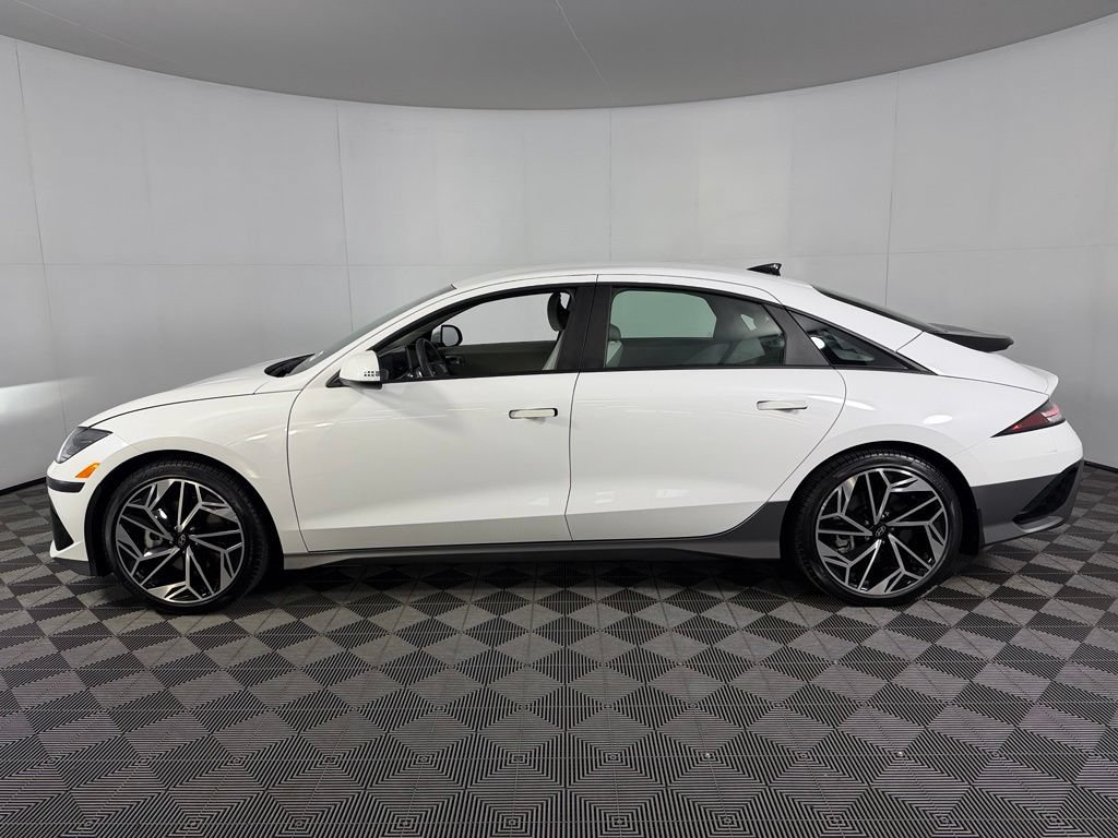 Used 2025 Hyundai Ioniq 6 SEL RWD image 11