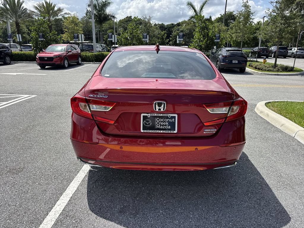 Used 2022 Honda Accord Touring image 2
