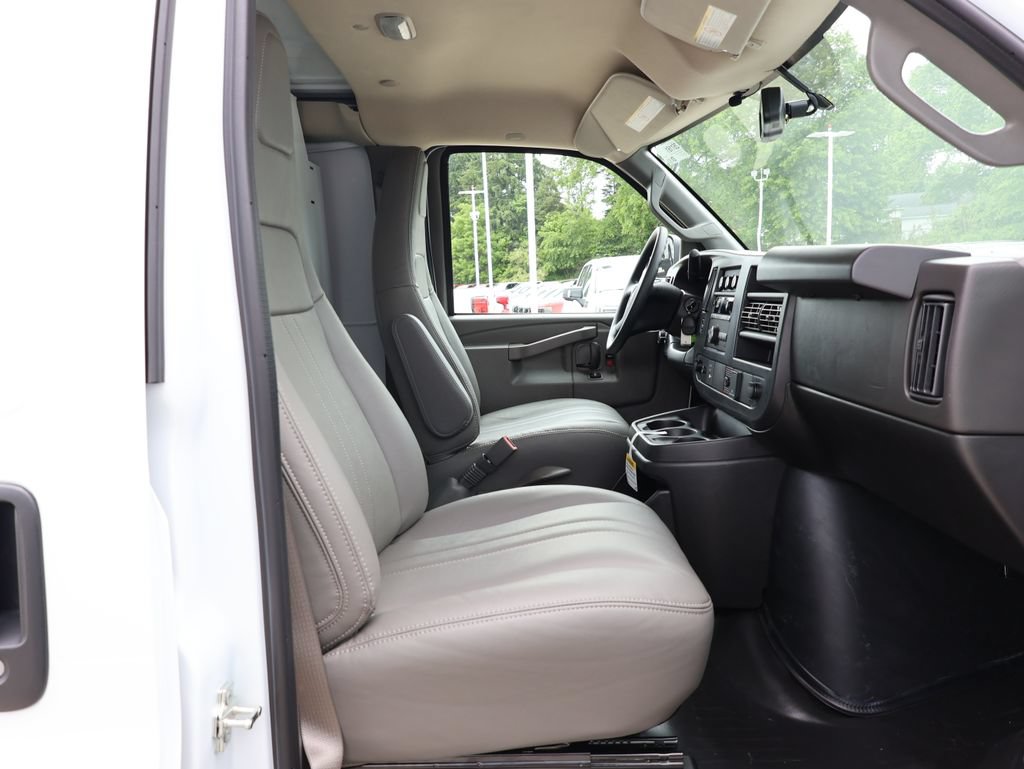 New 2026 Chevrolet Express 2500 w/ Enhanced Convenience Package RWD image 26