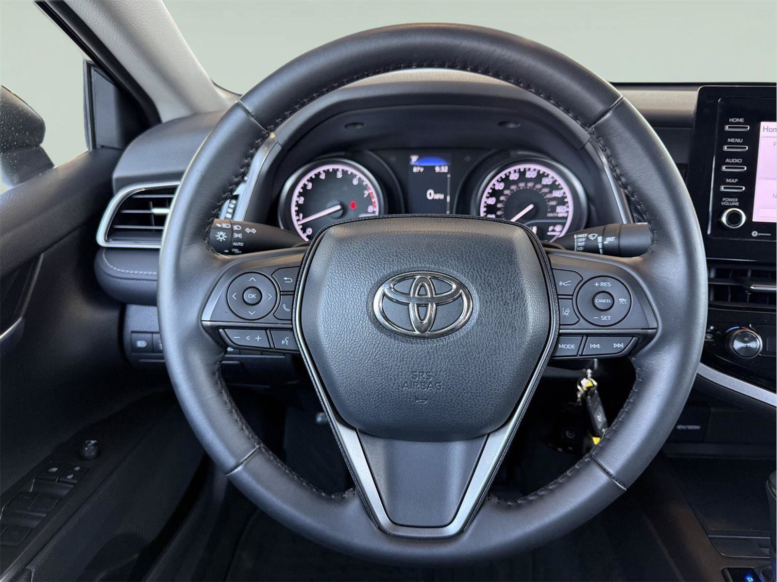 Used 2022 Toyota Camry SE FWD image 11
