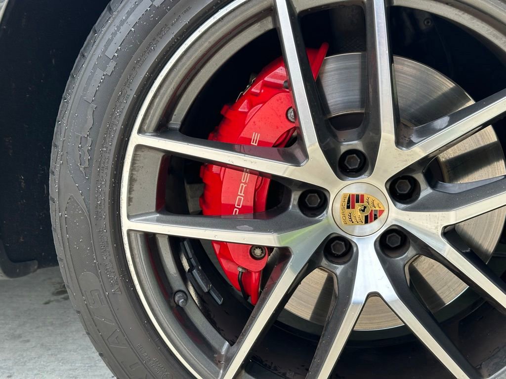 Certified 2023 Porsche Macan S AWD/4WD image 16