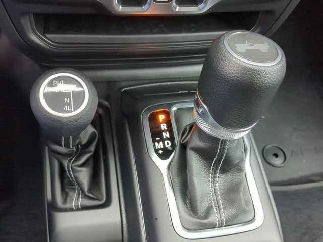 Used 2023 Jeep Wrangler Unlimited Sahara w/ LED Lighting Group AWD/4WD image 4