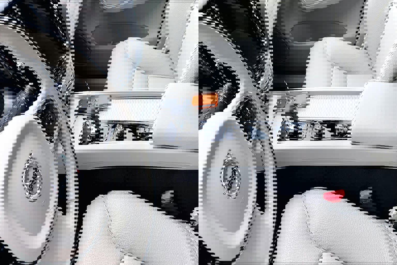 Used 2024 Volvo XC60 B5 Core w/ Climate Package image 16