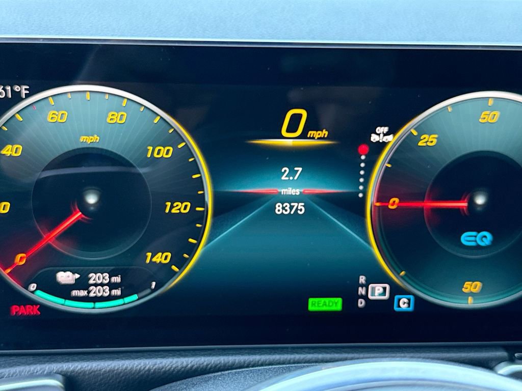 Used 2023 Mercedes-Benz EQB 300 4MATIC image 10