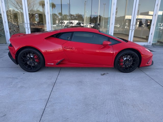 Used 2022 Lamborghini Huracan EVO image 18