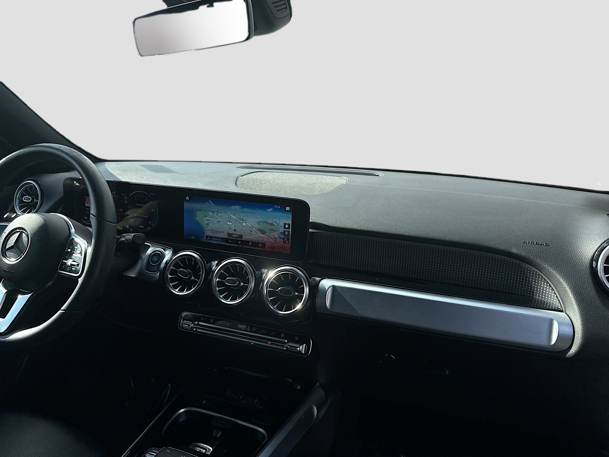 Used 2023 Mercedes-Benz EQB 250+ image 33