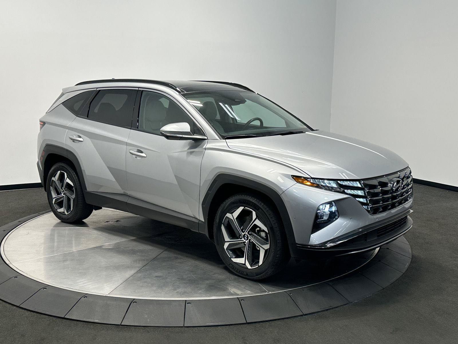 Certified 2024 Hyundai Tucson Limited AWD/4WD image 2