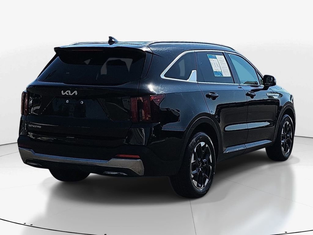 Used 2024 Kia Sorento S FWD image 6