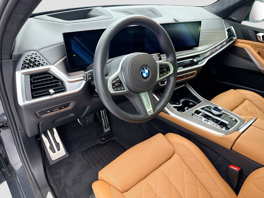 Used 2024 BMW X7 xDrive40i w/ M Sport Package AWD/4WD image 9