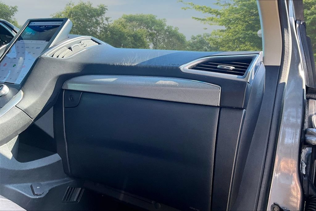 Used 2021 Ford Edge Titanium w/ Cargo Accessory Package FWD image 17