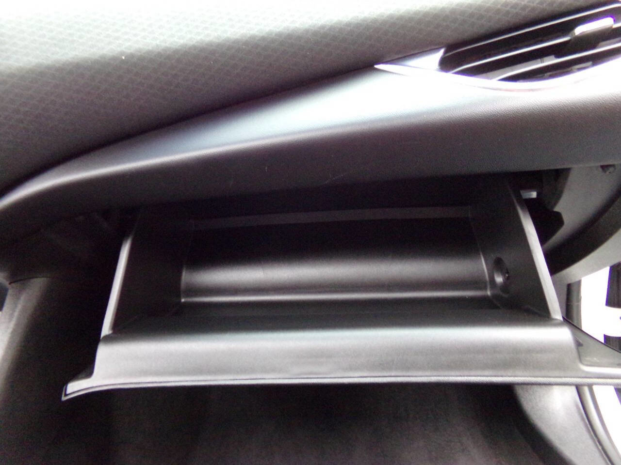 Used 2018 Chevrolet Malibu LT w/ Redline Edition image 35