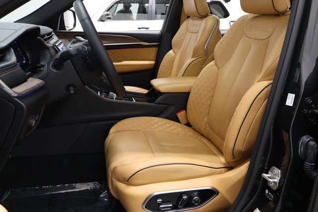 Used 2023 Jeep Grand Cherokee L Summit w/ Advanced Protech Group IV image 17