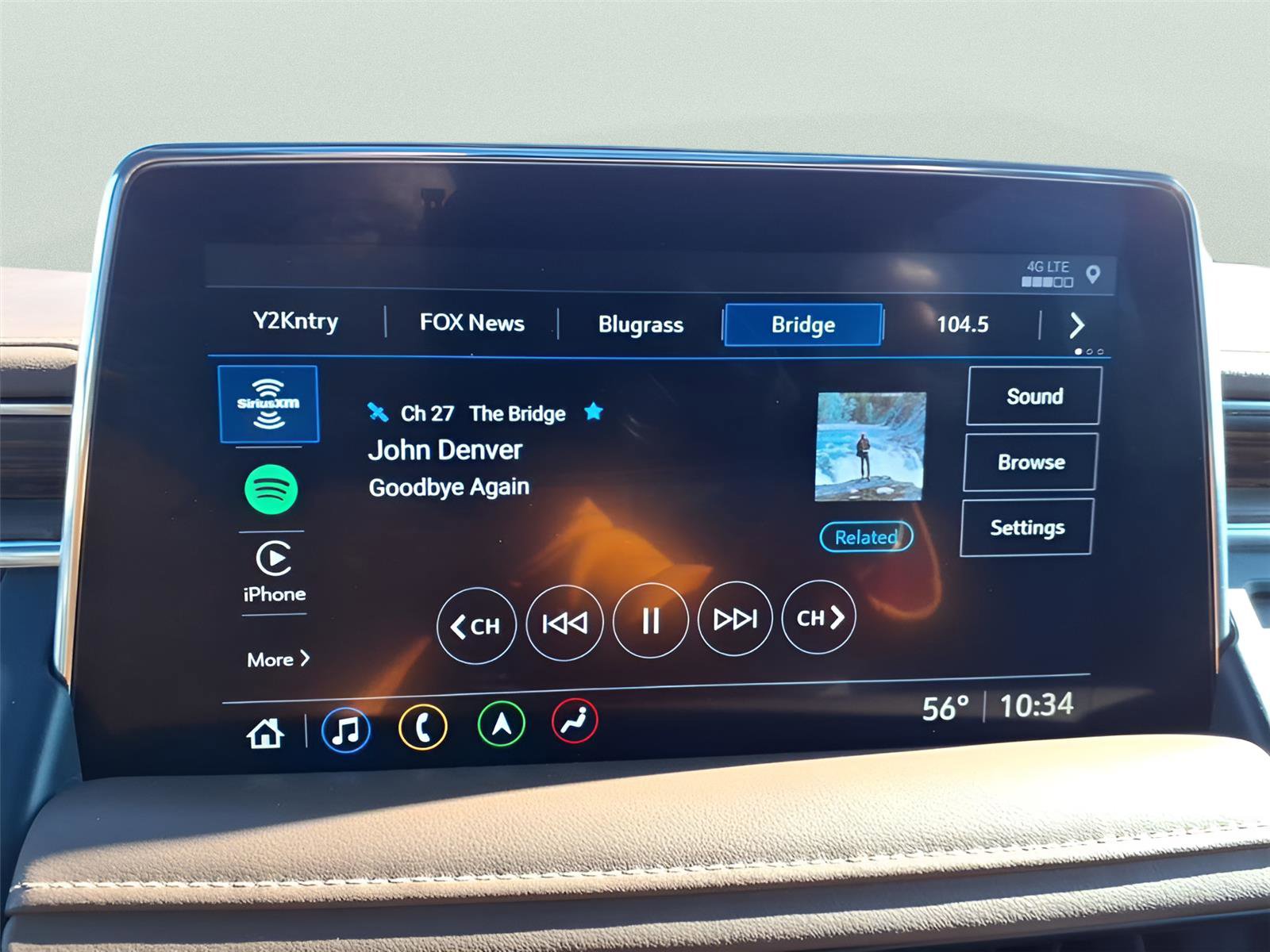 Used 2021 Chevrolet Suburban High Country w/ Premium Package image 19