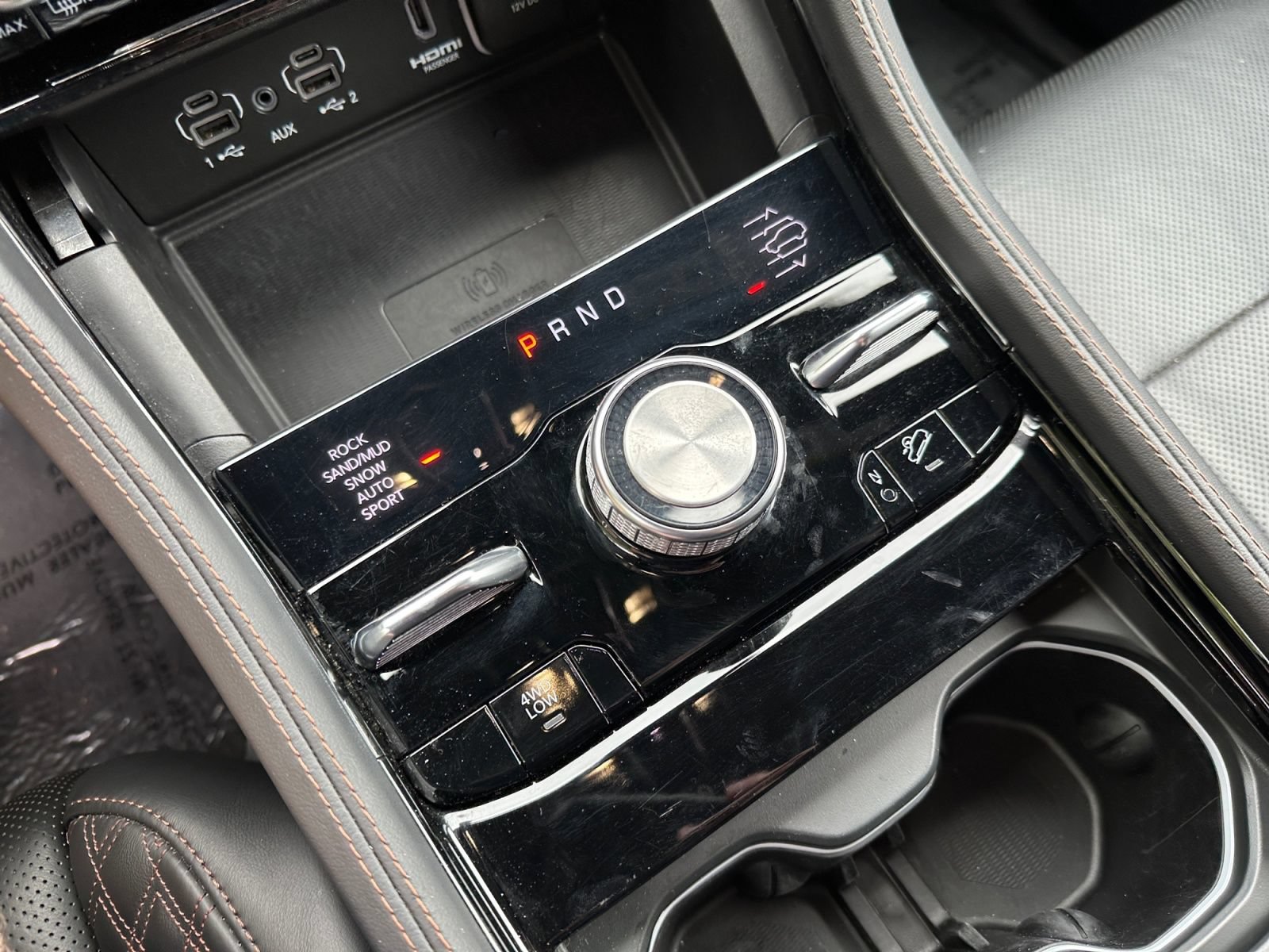 Used 2022 Jeep Grand Cherokee Summit AWD/4WD image 32