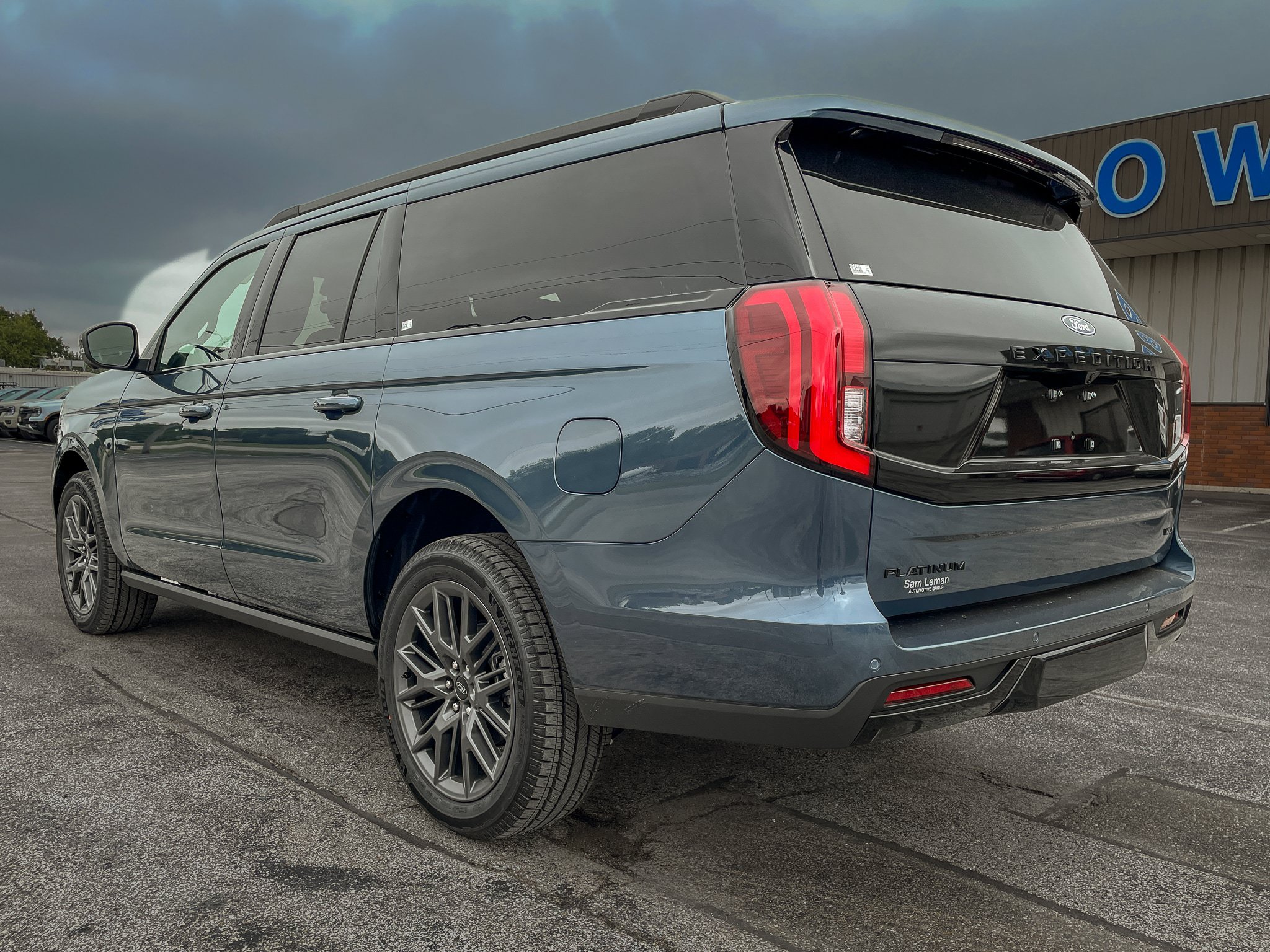 New 2027 Ford Expedition Max Platinum w/ Stealth Appearance Package AWD/4WD image 4
