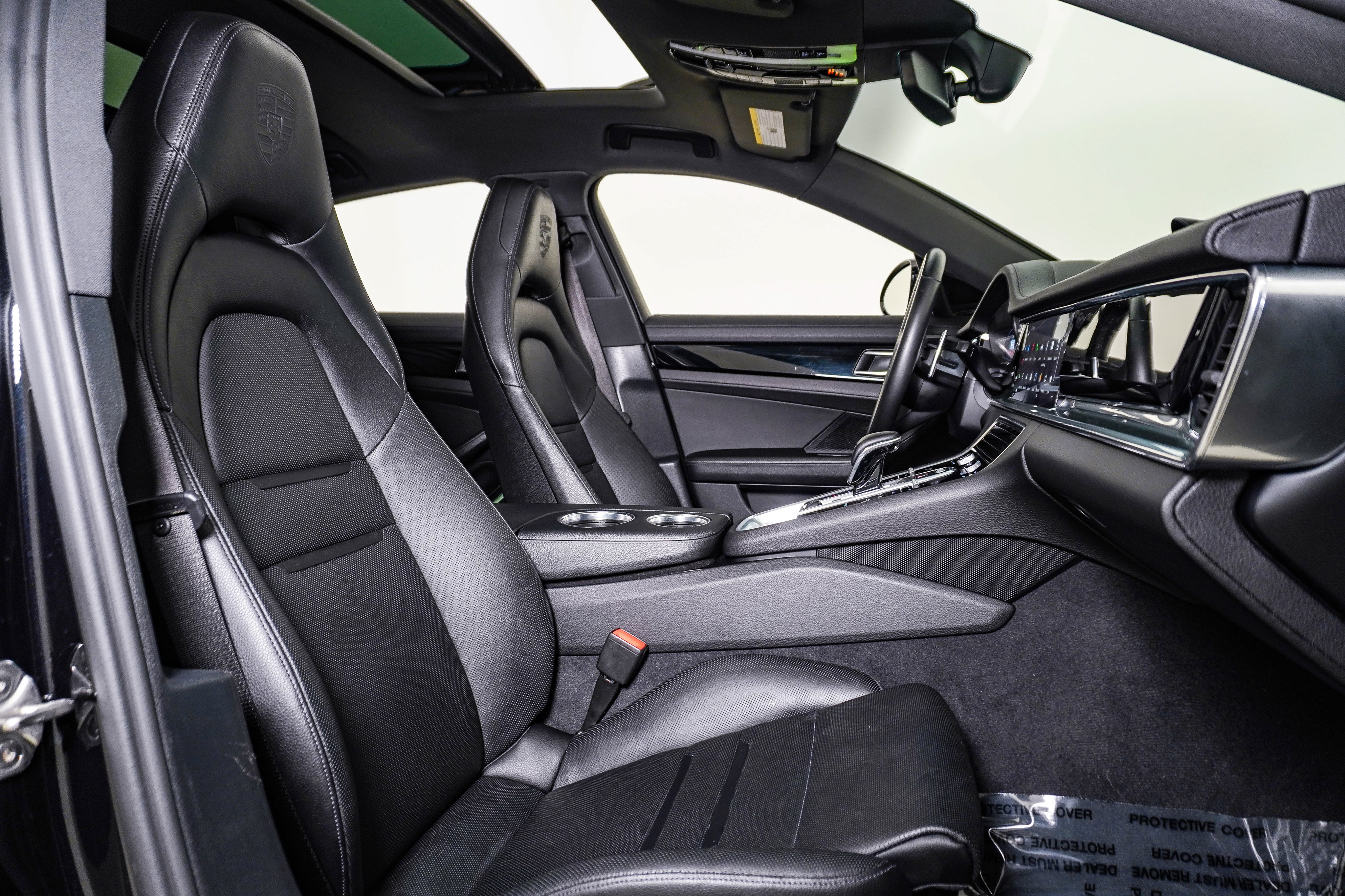 Certified 2023 Porsche Panamera image 15