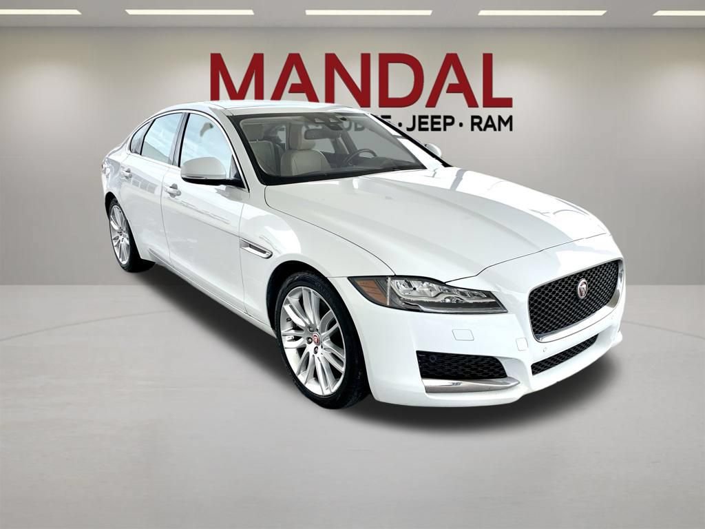 Used 2016 Jaguar XF Prestige RWD image 3