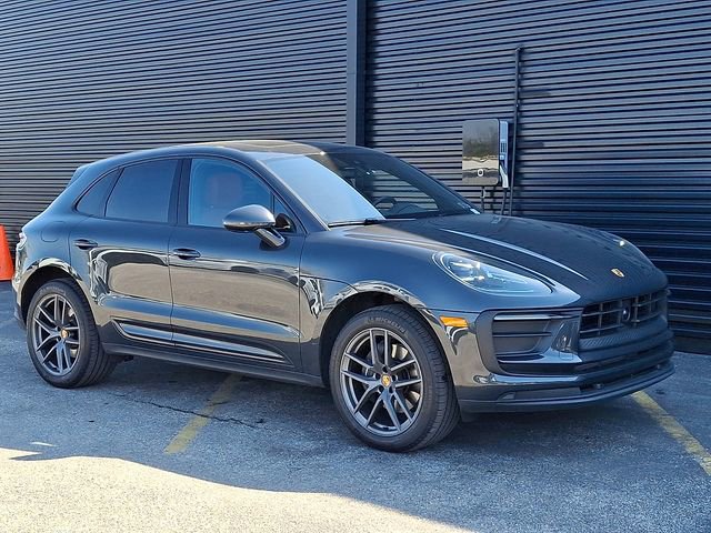 Used 2026 Porsche Macan AWD/4WD image 9