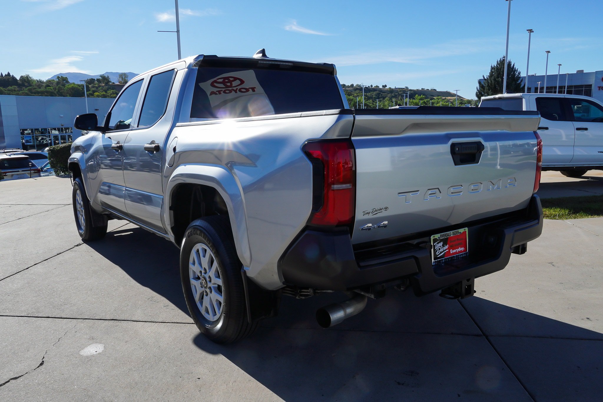 Certified 2024 Toyota Tacoma SR AWD/4WD image 6