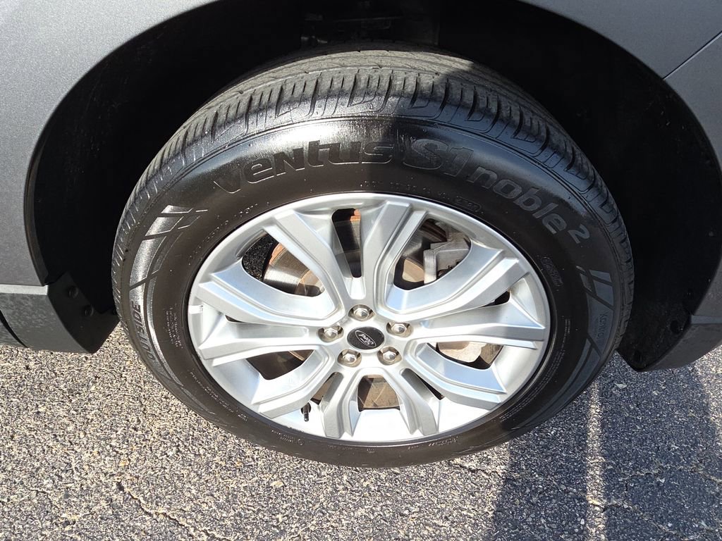 Used 2024 Ford Edge Titanium image 10