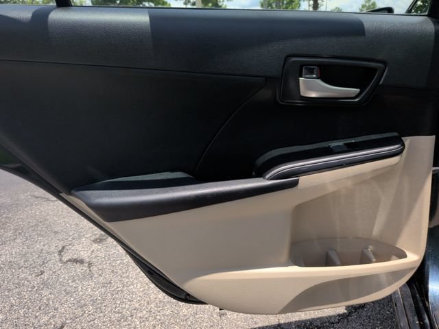 Used 2012 Toyota Camry LE FWD image 23