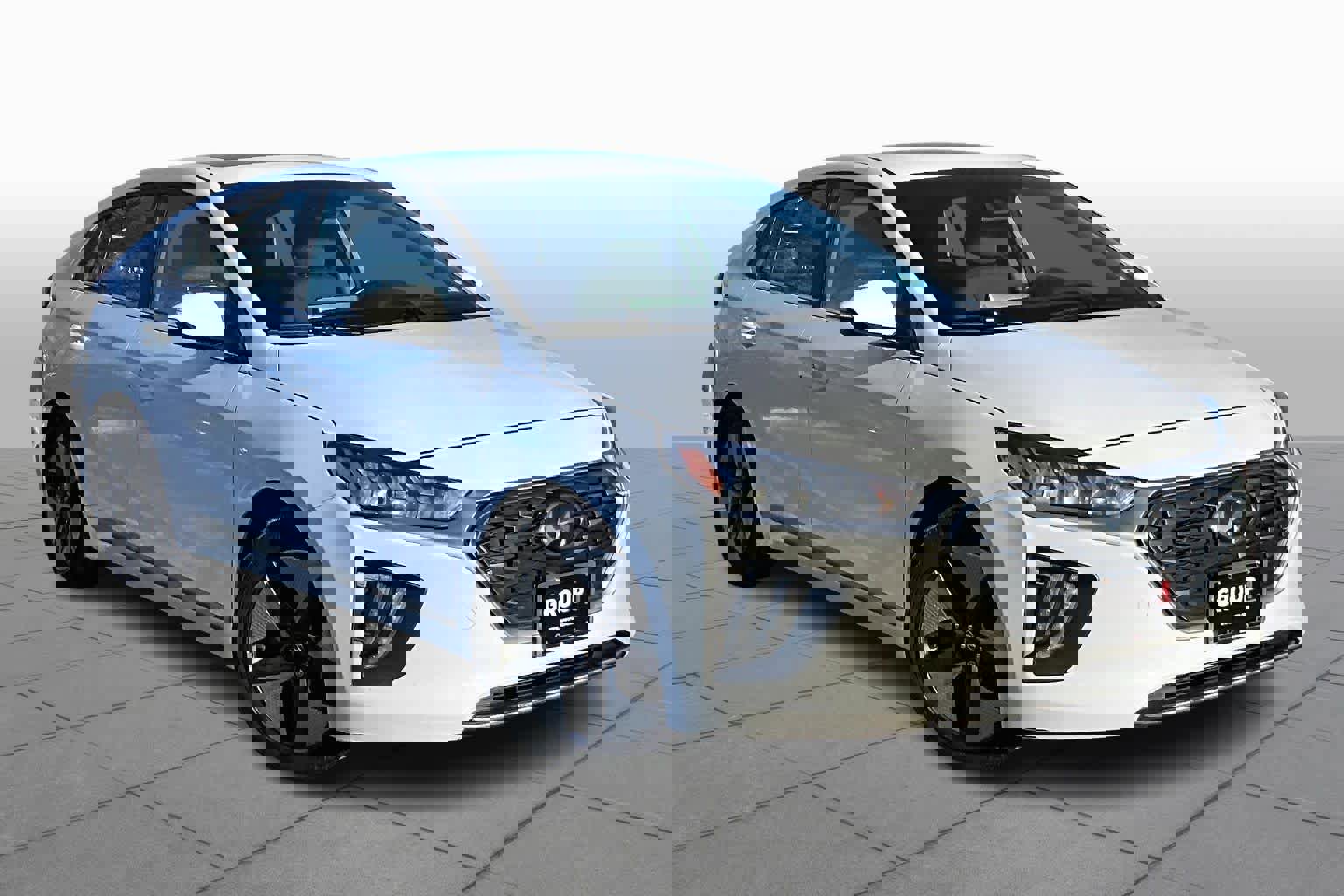 Used 2022 Hyundai Ioniq SEL image 3