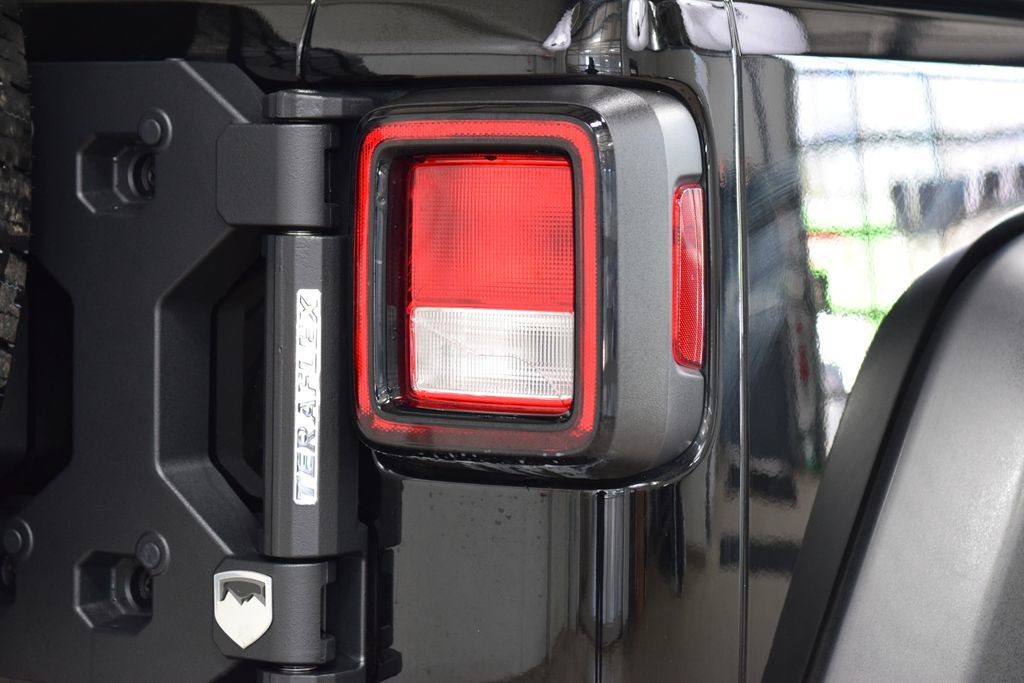 Used 2024 Jeep Wrangler Unlimited Sport AWD/4WD image 17