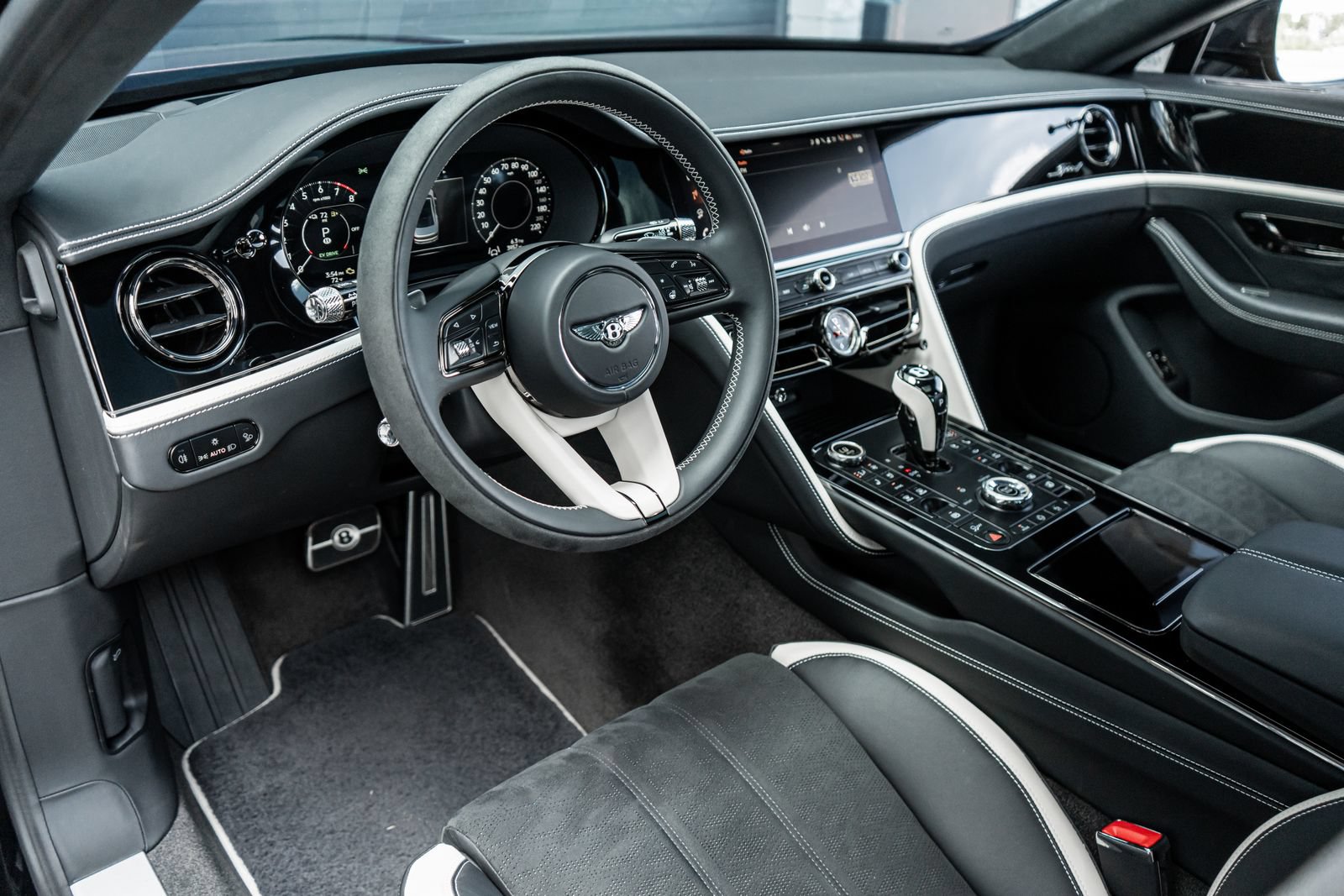 Certified 2025 Bentley Flying Spur Plug-In Hybrid AWD/4WD image 28