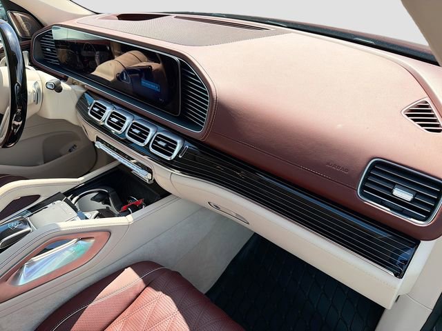 Used 2025 Mercedes-Benz Maybach GLS 600 4MATIC image 29